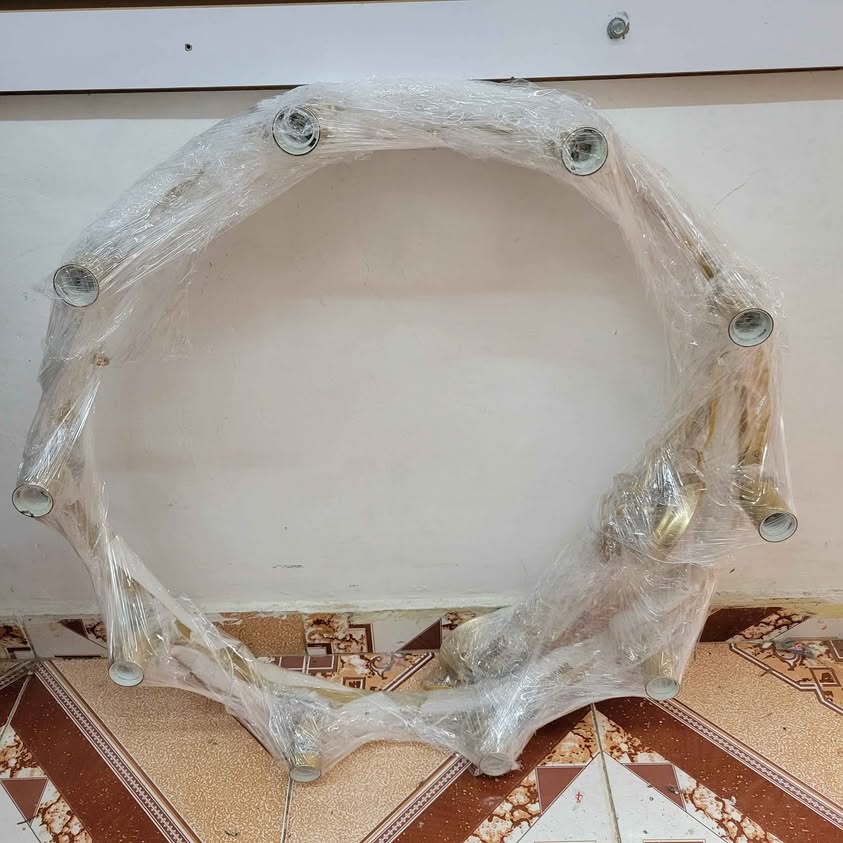 Lámpara de araña grande y moderna con rueda de carro, de metal dorado,...