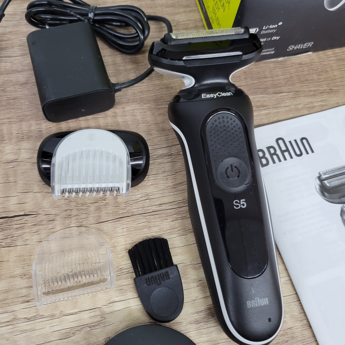 Braun Maquinilla de afeitar eléctrica para hombres, afeitadora de pape...
