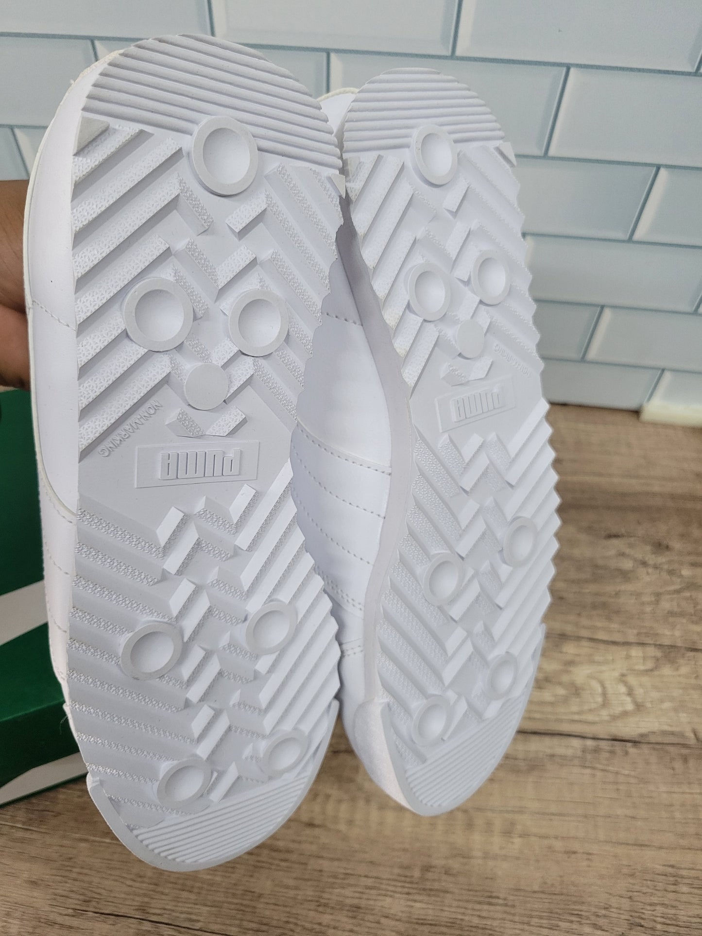 Tenis Roma Basic Mujer blanco 23 Puma 354259 14