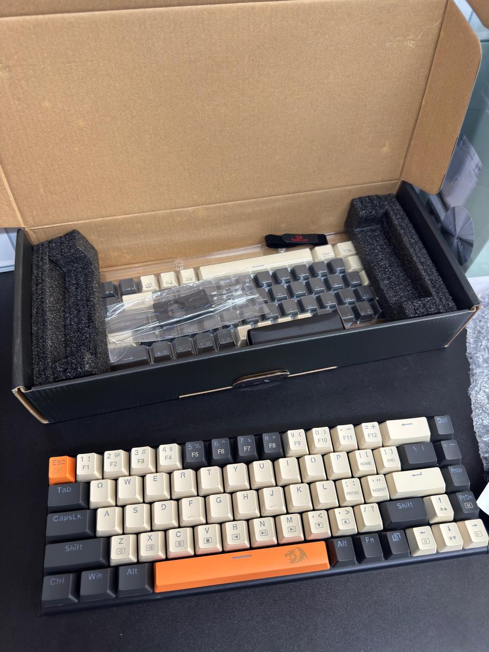 Redragon Teclado mecánico 60% para juegos, 68 teclas, teclado RGB de o...