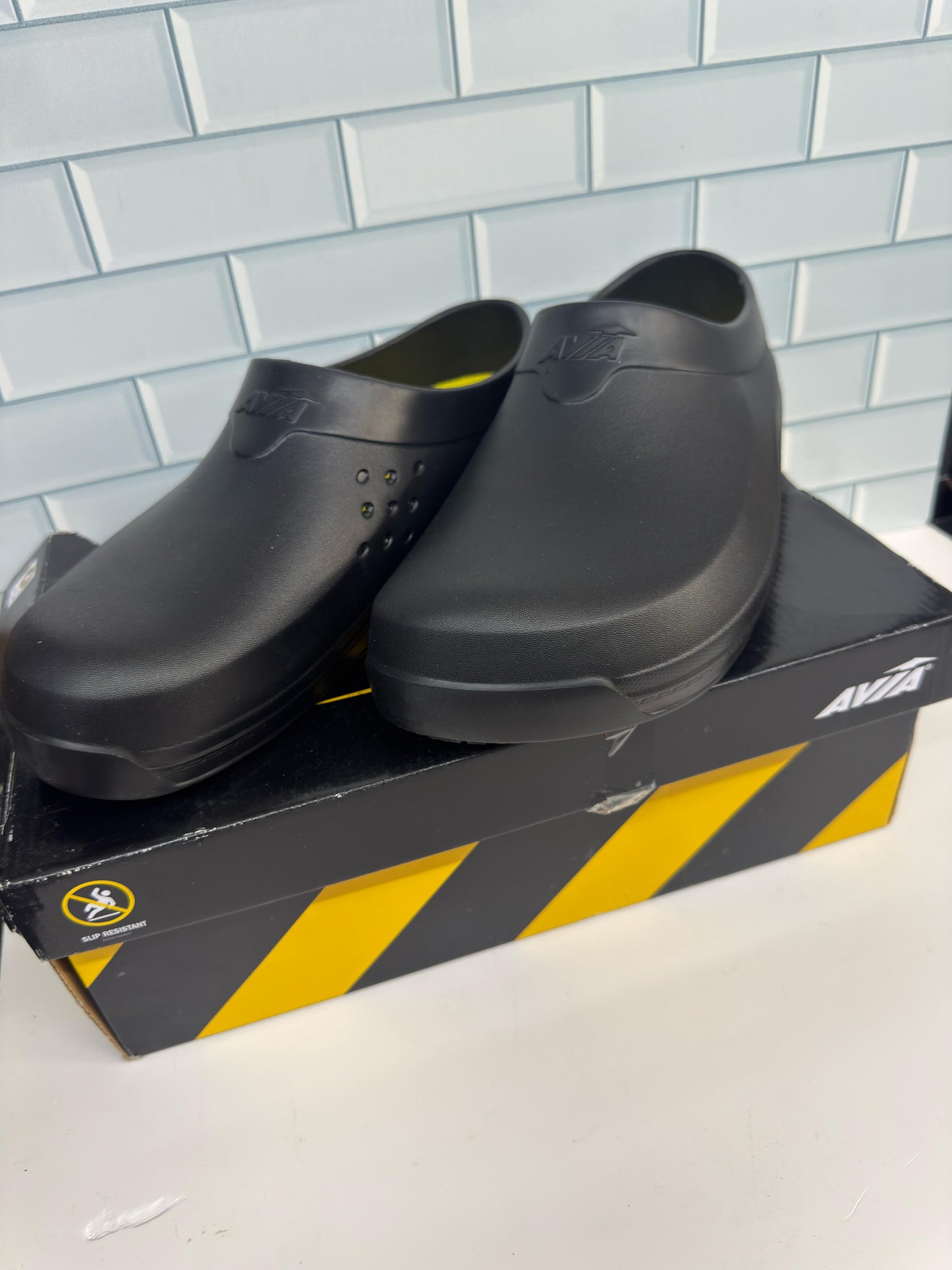 Avia Flame - Zuecos antideslizantes para hombre, zapatos