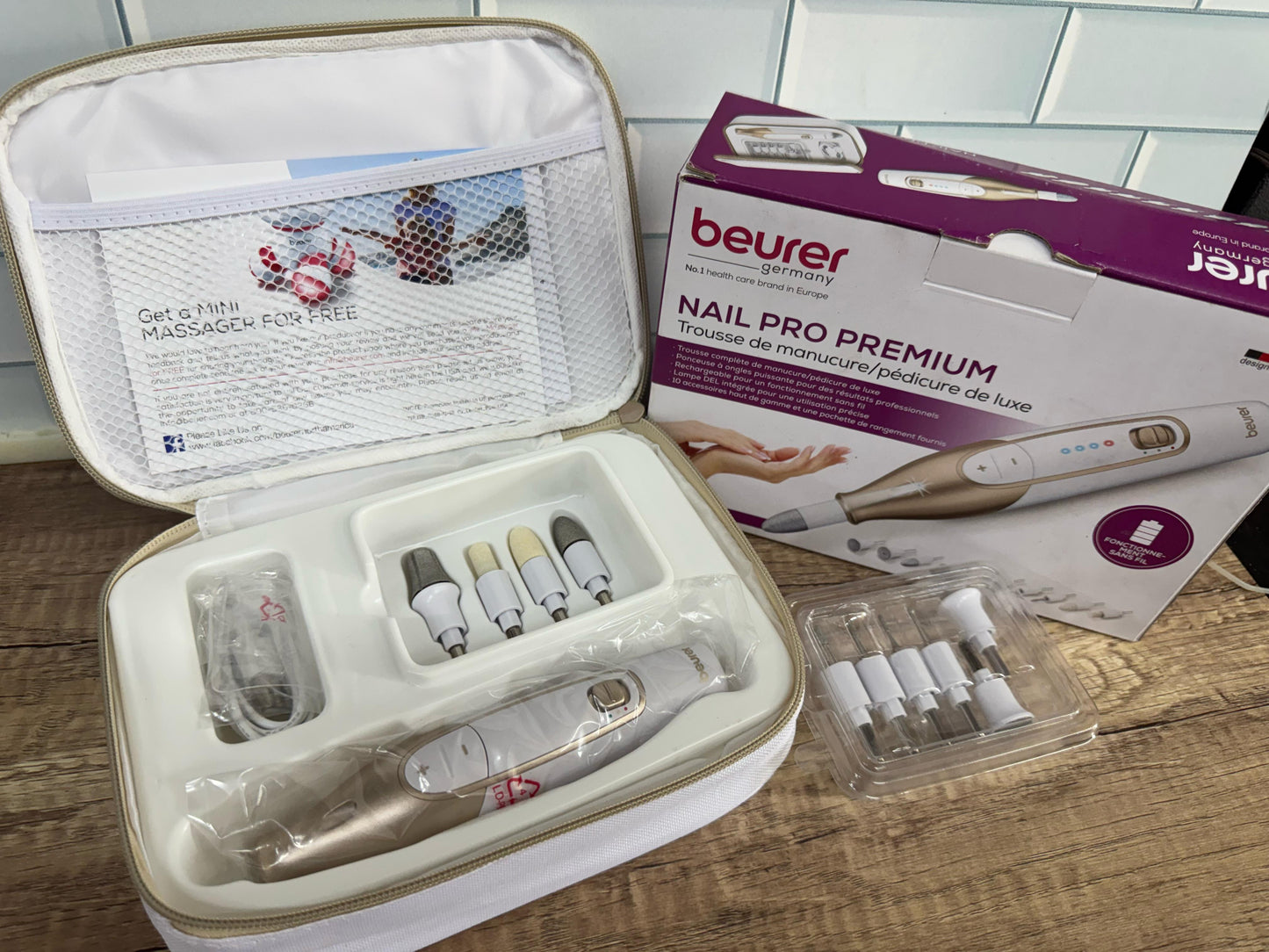 Kit eléctrico de manicura y pedicura Beurer MP 64 con batería, 10 acce...