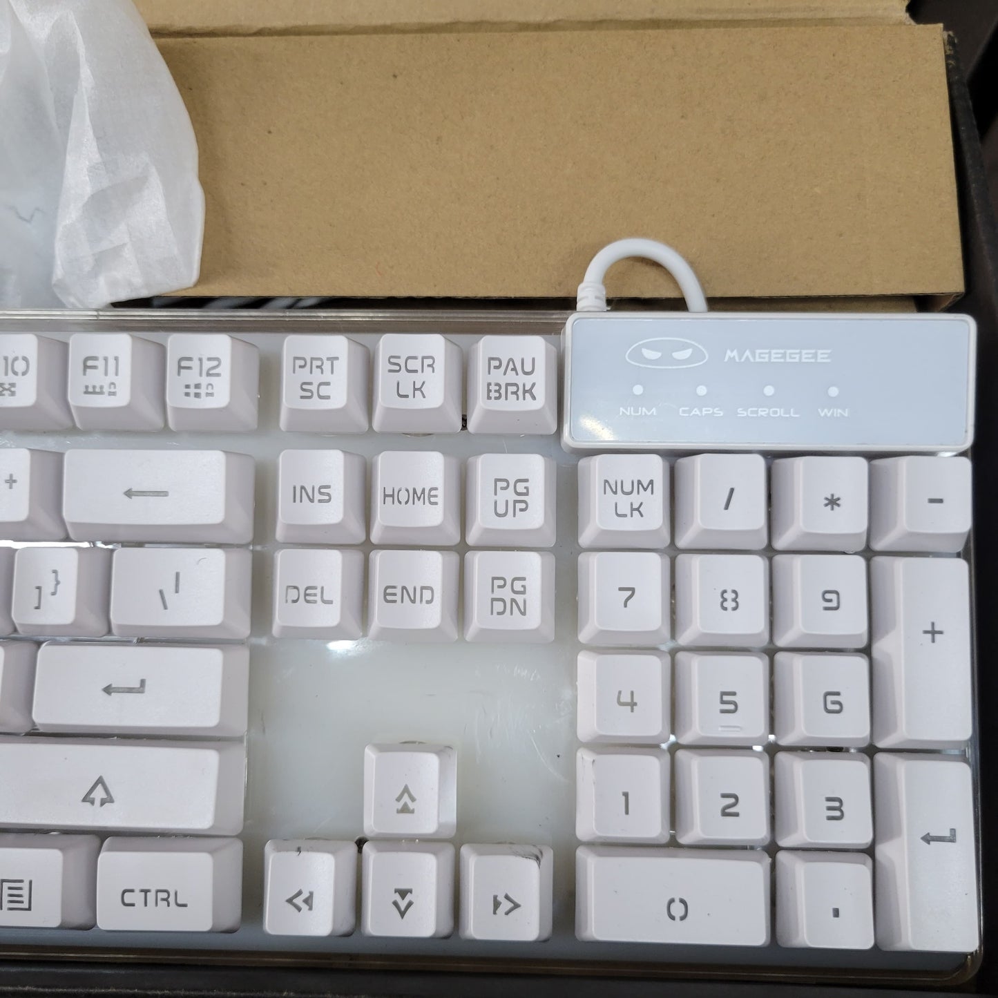 Teclado y mouse combo para juegos MageGee, teclado retroiluminado L...