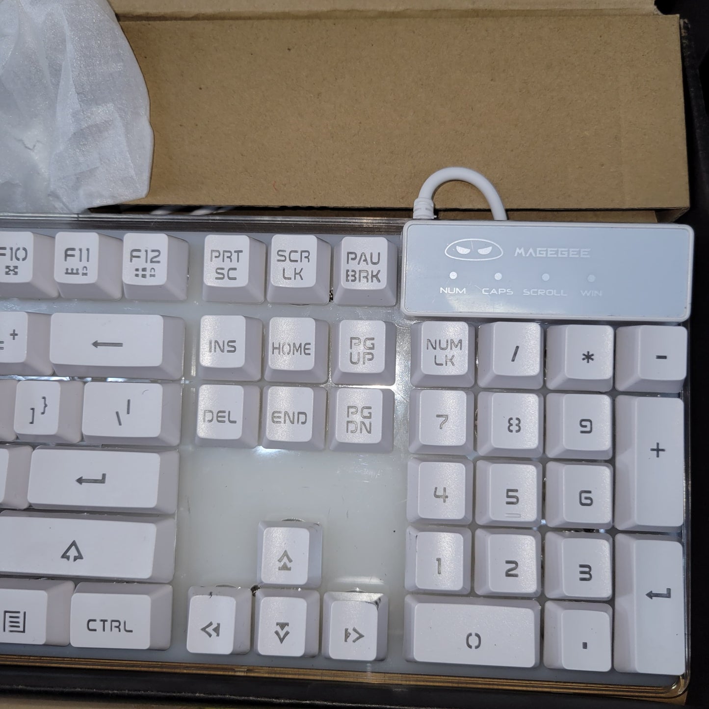Teclado y mouse combo para juegos MageGee, teclado retroiluminado L...