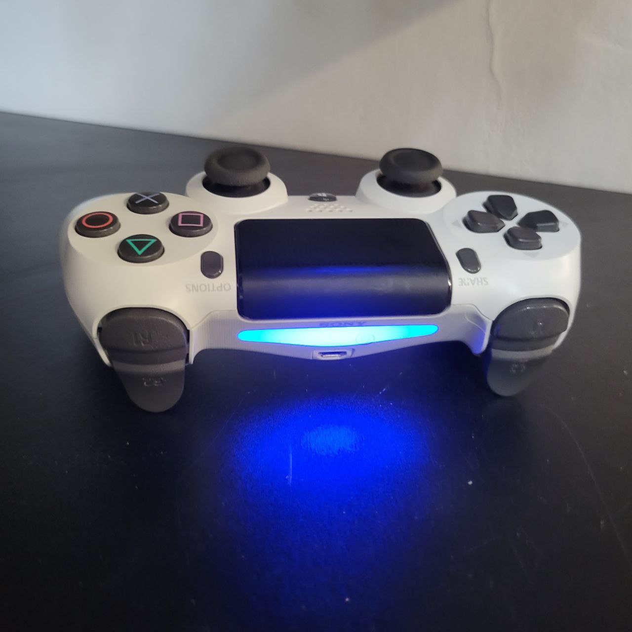 Sony PS4 Dualshock 4 Wireless Controller - Glacier White (World Edition...