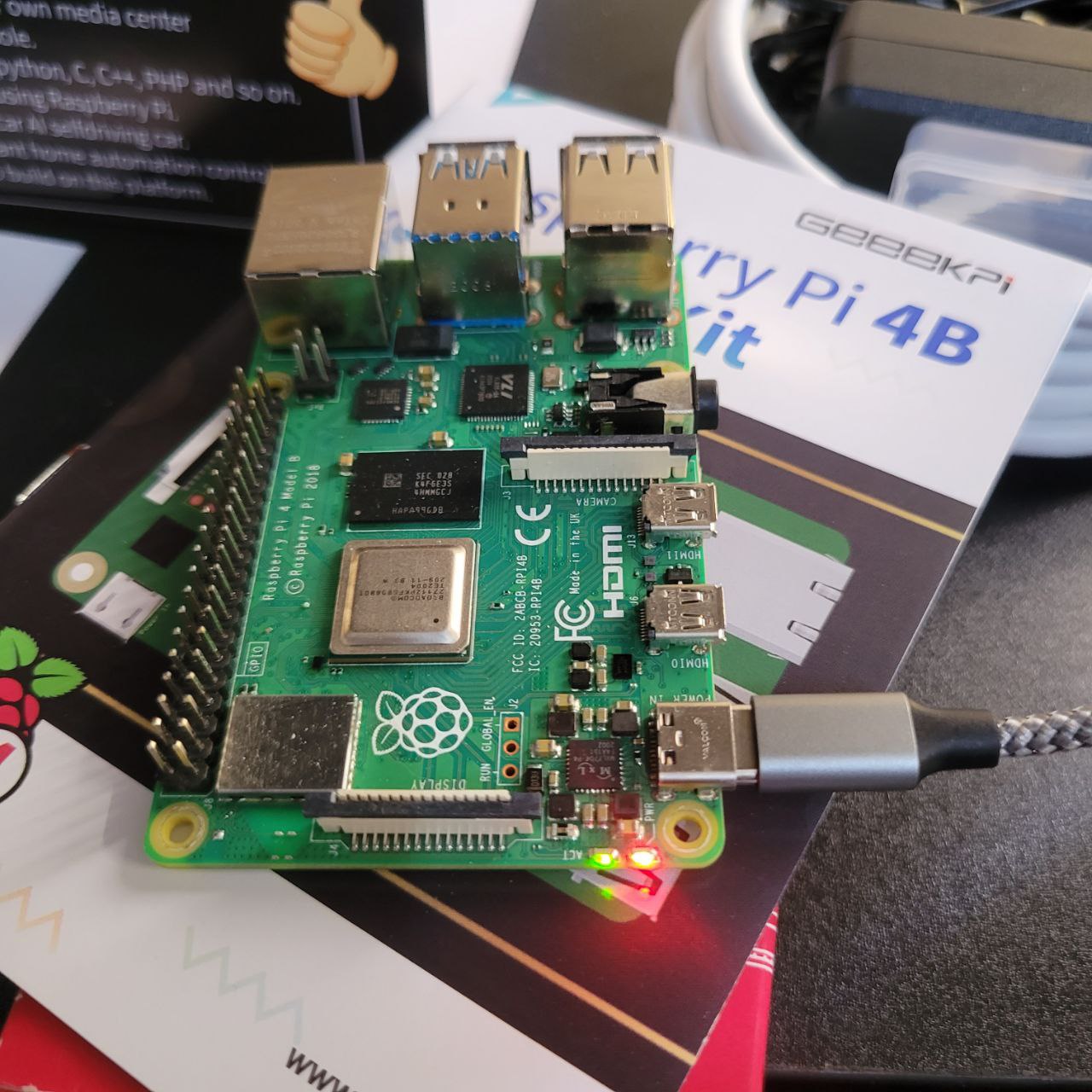 GeeekPi Kit de inicio para Raspberry Pi 4 de 2GB RAM