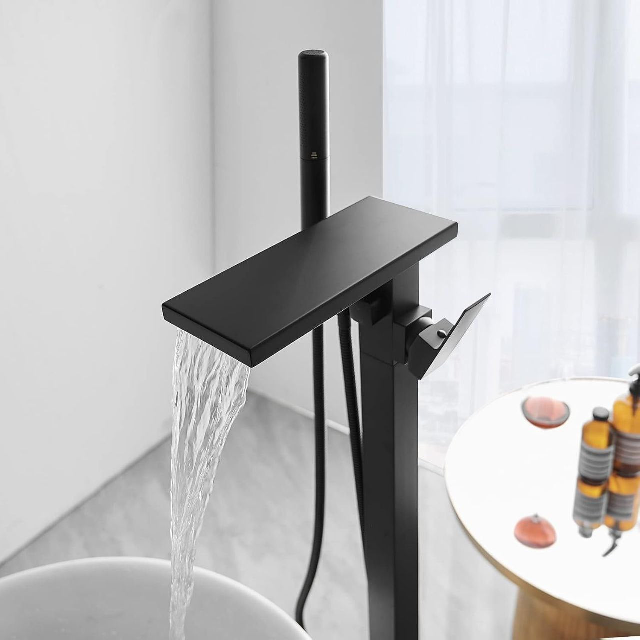 Llenador de bañera independiente grifo de bañera negro mate