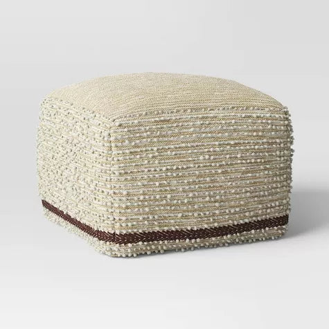 Puf cuadrado Branchville color crema bouclé - Threshold™: es...