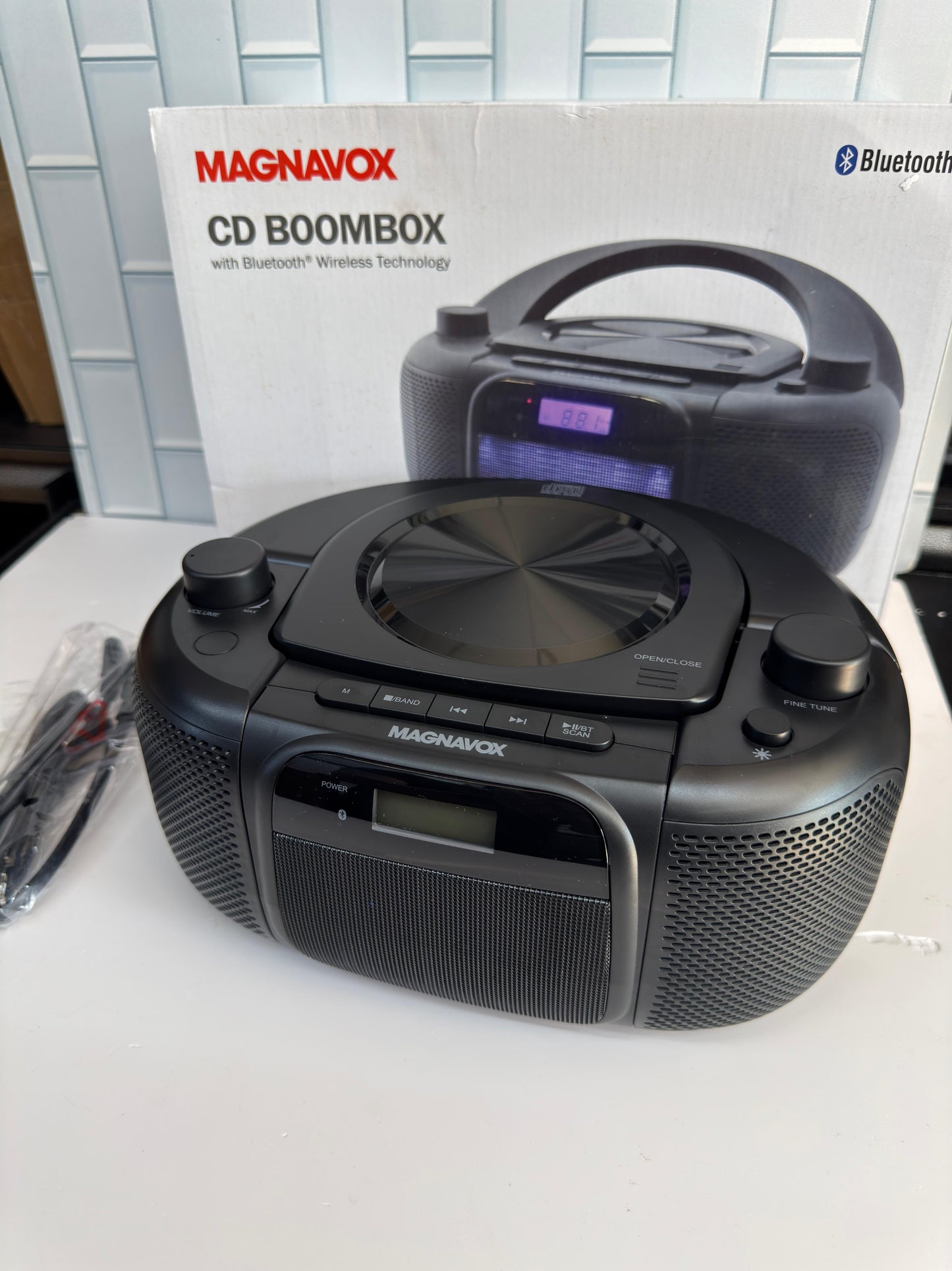 Magnavox MD6972 Boombox de CD portátil de carga superior con radio est...