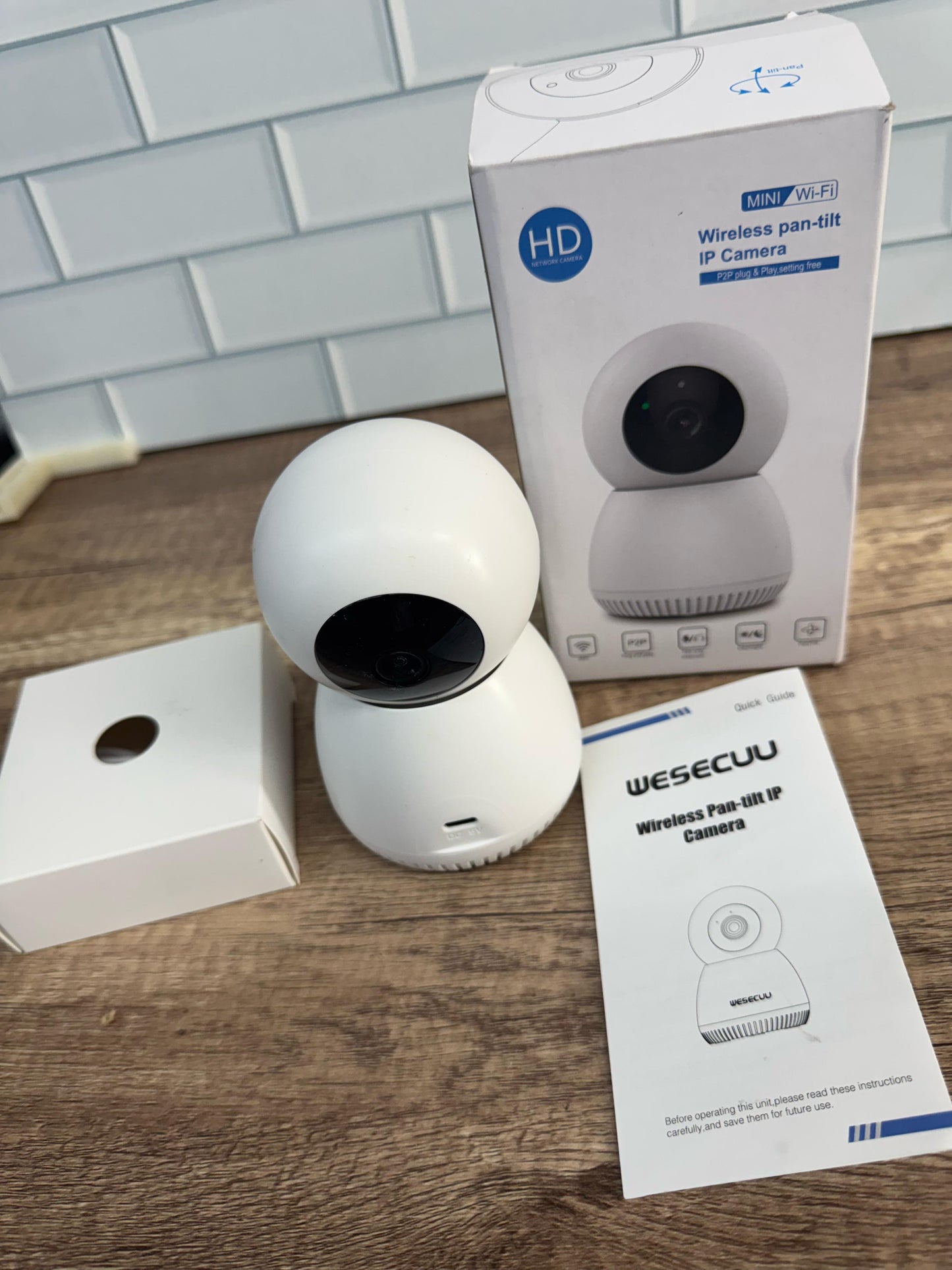 Cámara de seguridad para interiores WESECUU, cámara WiFi de 2,4 GHz pa...