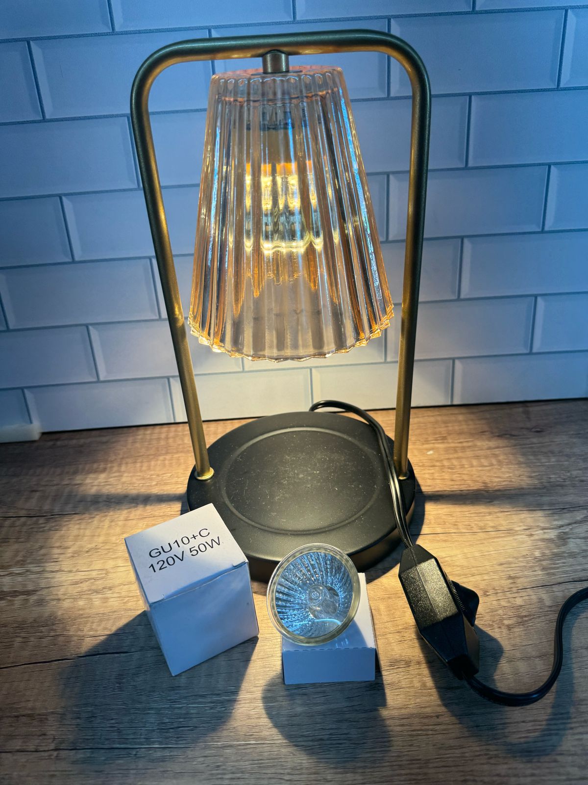 Mikasa Lámpara eléctrica de cristal ámbar para velas perfumadas, calen...