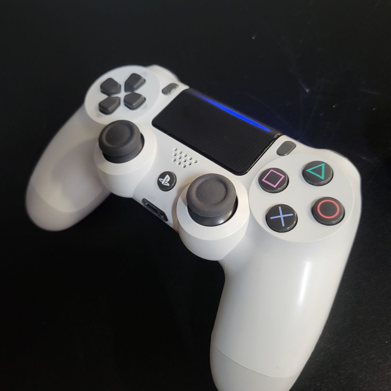 Sony PS4 Dualshock 4 Wireless Controller - Glacier White (World Edition...