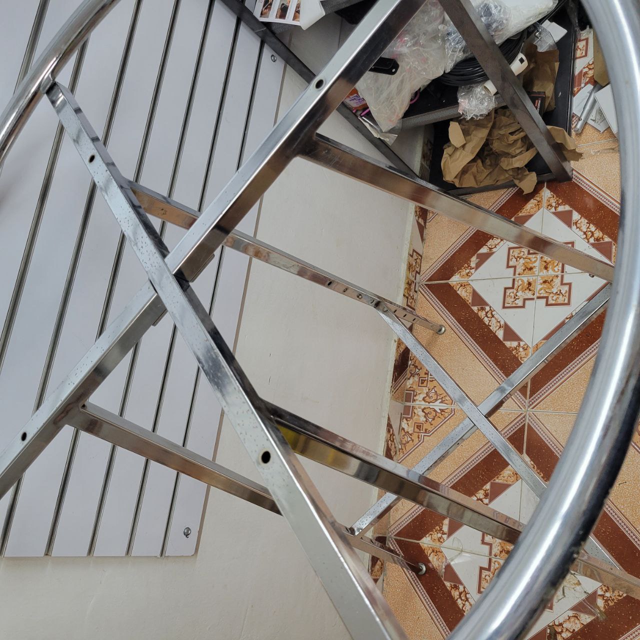 Rack redondo de ropa altura ajustable entre 123 cm a 177 cm de altura
