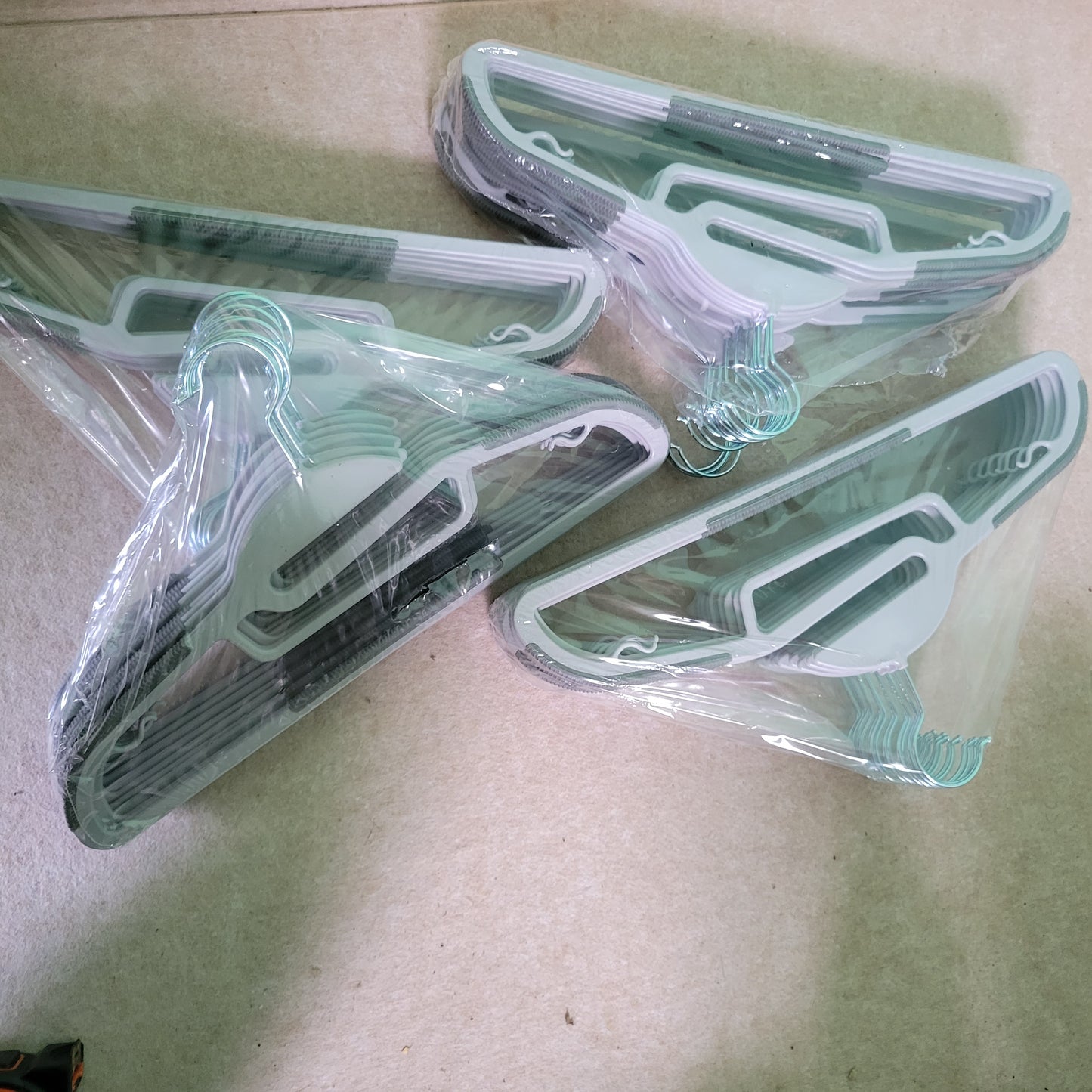 Perchas de plástico antideslizantes en forma de S de un solo...